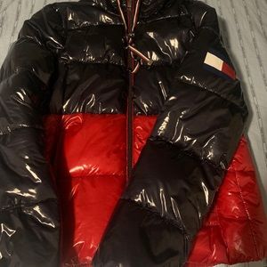 Authentic Tommy Hilfiger puffer jacket new small